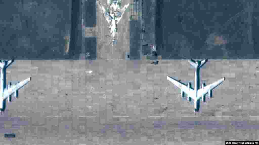 Maxar satellite images of Tu-95 aircraft at Russia's Belaya air base in the eastern Irkutsk region before and after Ukraine's June 1 drone attack.