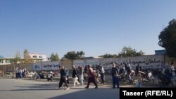 غزني میشتي کاریګر وايي، هره ورځ راځي خو ډیری وخت خالي لاس بېرته کورونو ته ستنیږي.
