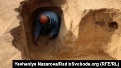 Археологи досліджують скіфський ґрунтовий могильник на Хортиці 