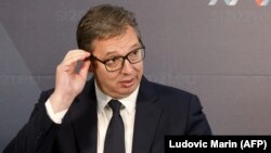 "Moramo da podižemo obnovljive izvore, ali pokazalo se i da smo doneli pametnu odluku da ne gasimo naše rudnike (uglja)", rekao je Vučić