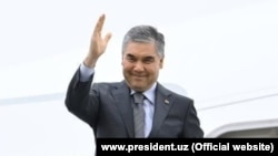 Türkmenistanyň Halk Maslahatynyň başlygy we öňki prezidenti Gurbanguly Berdimuhamedow. (Arhiw suraty)