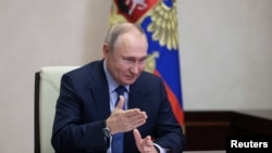 Președintele Vladimir Putin a prezidat luni, 13 februarie, o ședință online a Consiliului de Securitate al Rusiei. În aceeași zi, șeful NATO a declarat că la un an de război împotriva Ucrainei, V. Putin nu se gândește la pace, ci la noi ofensive.