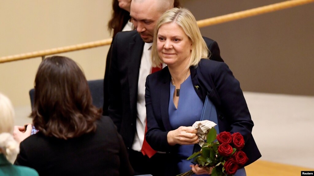 Anderson je već bila izabrana za predsednicu vlade, a ostavku je podnela sedam sati kasnije jer parlament nije usvojio predlog budžeta koji je njena vlada dostavila.