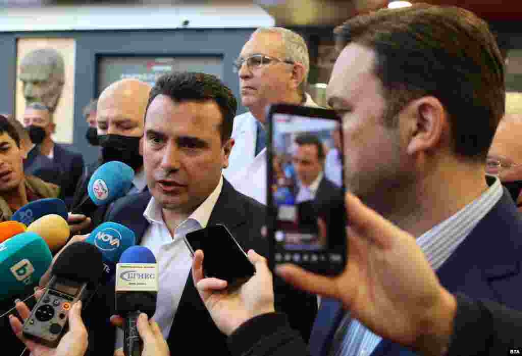 МАКЕДОНИЈА - СДСМ ги одложи денешните седници на Централниот и Извршниот одбор заради автобуската несреќа во Бугарија, соопштија од владејачката партија.