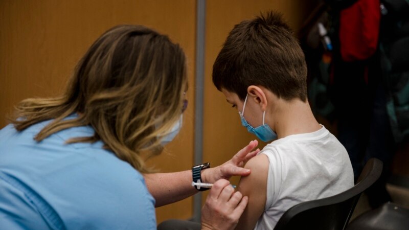 САД одобрија трета доза вакцина за деца од 12 до 15 години