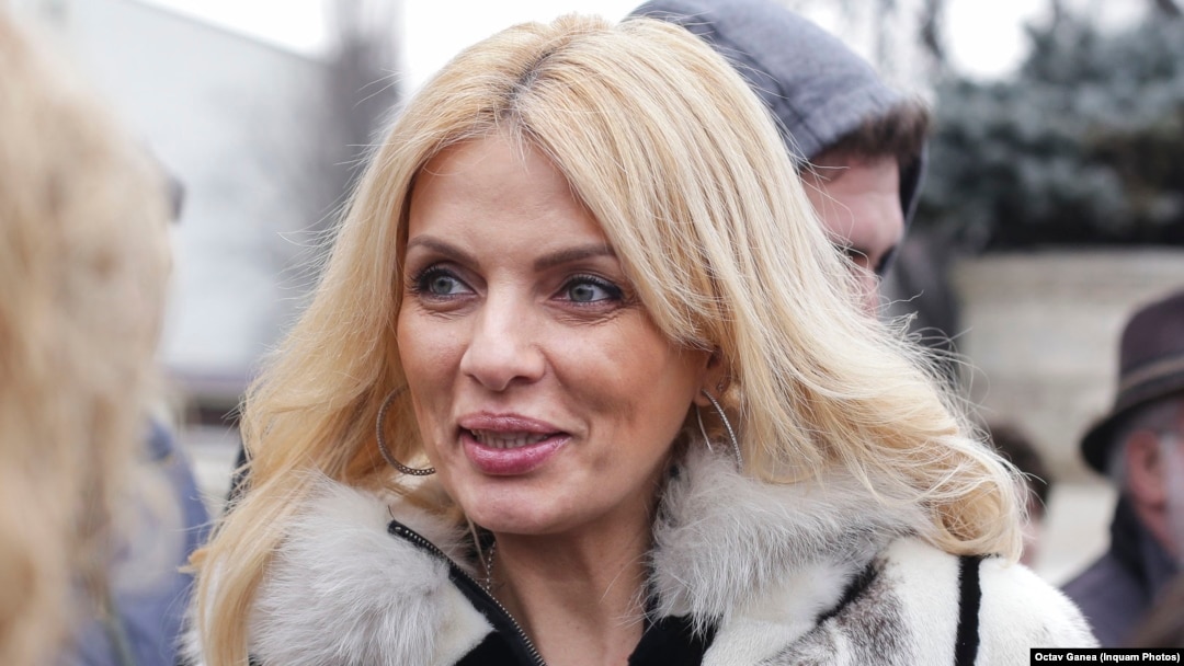 Avocata Laura Vicol, deputat în Parlamentul României din partea PSD, va conduce comisia juridică a Camerei Deputaților. În trecut, ea a fost interceptată discutând cu persoane acuzate de infracțiuni de crimă organizată. 