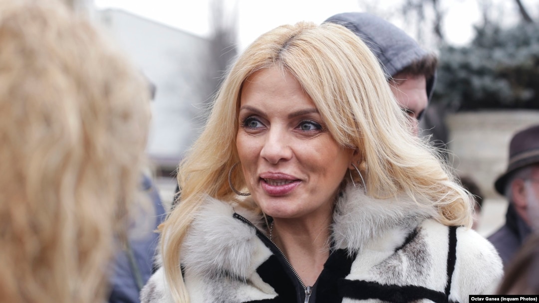  În demisia transmisă președintelui Camerei Deputaților, Laura Vicol spune că a decis să demisioneze din cauza „jocurilor nedrepte și de o gravitate fără precedent îndreptate împotriva” ei.