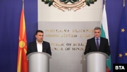 Заедничка прес-конференција на Зоран Заев и Стефан Јанев по автобуската несреќа.