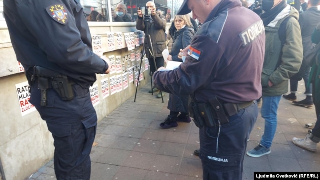 Policija proverava dokumenta aktivista, četrvrtak, 25. novembar.
