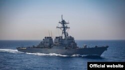 Эскадронный миноносец с управляемым ракетным вооружением USS Arleigh Burke (DDG-51) ВМС США направляется в Черное море 