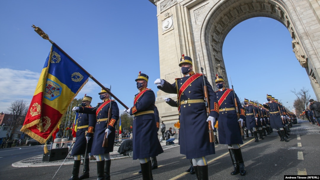 Instituțiile cu atribuții în apărarea țării așteaptă legi noi de trei decenii sau mai mult.