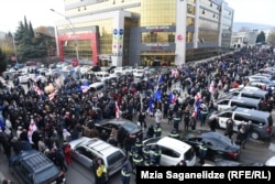 Suporterii lui Saakașvili, în fața tribunalului din Tbilisi