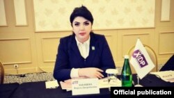Депутат Феруза Бабашева интим видеосының тарап кетуін жұмысына кедергі келтіру әрекеті деп бағалайды.