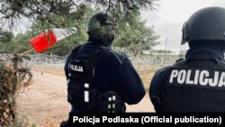 Polşanyň polisiýasy Belarus serhediniň golaýynda