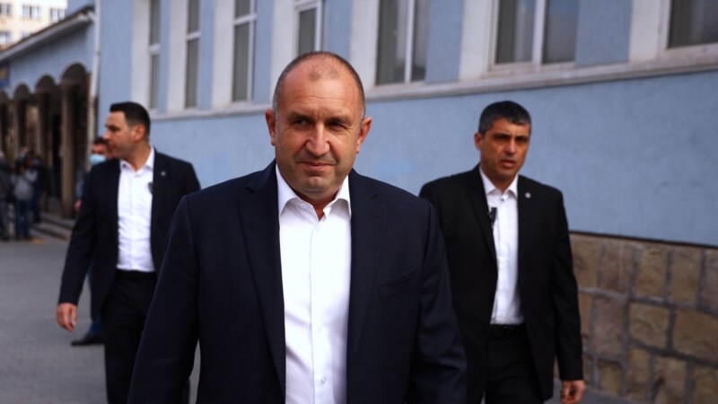 Радев ги продолжува консултациите за мандатот за новата бугарска Влада