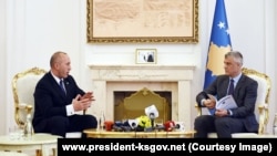 Kryeministri i Kosovës, Ramush Haradinaj dhe presidenti Hashim Thaçi. Fotografi nga arkivi. 