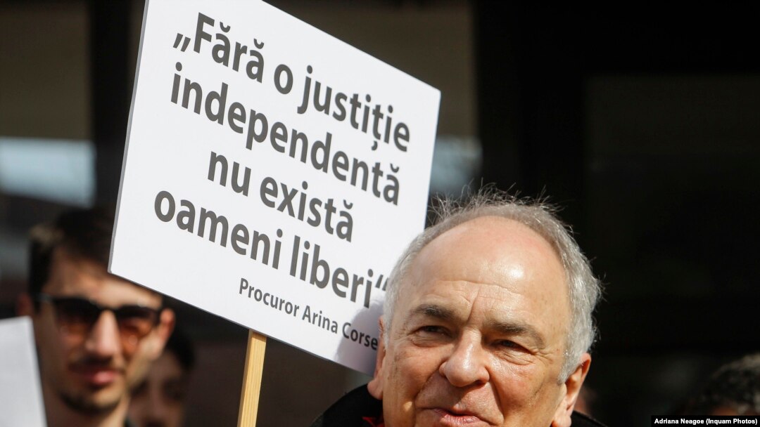 Gabriel Liiceanu participa la protestul studentilor de filosofie de solidarizare cu magistratii