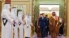 Saudijski prestolonaslednik Mohamed bin Salman dočekuje francuskog presednika Emanuela Makrona, Džeda, 4. decembar 2021.