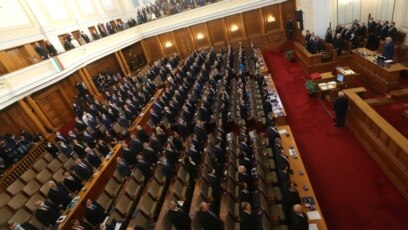 Депутатите от 47 ото Народно събрание засега ще продължат да