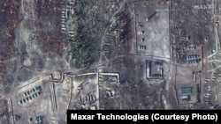 Műholdfelvételeken az orosz csapatösszevonások az ukrán határ közelében és a Krím-félszigeten