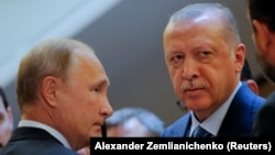 Russian President Vladimir Putin (left) and Turkish President Recep Tayyip Erdogan (file photo)