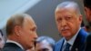 Russian President Vladimir Putin (left) andhis Turkish counterpart, Recep Tayyip Erdogan (file photo)