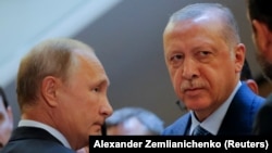 Russian President Vladimir Putin (left) andhis Turkish counterpart, Recep Tayyip Erdogan (file photo)