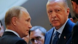 След началото на войната Турция успя да запази добри отношения както с Украйна, така и с Русия и беше домакин на кръг от преговорите между двете страни. На снимката руският и турският президенти Владимир Путин и Реджеп Тайип Ердоган. 