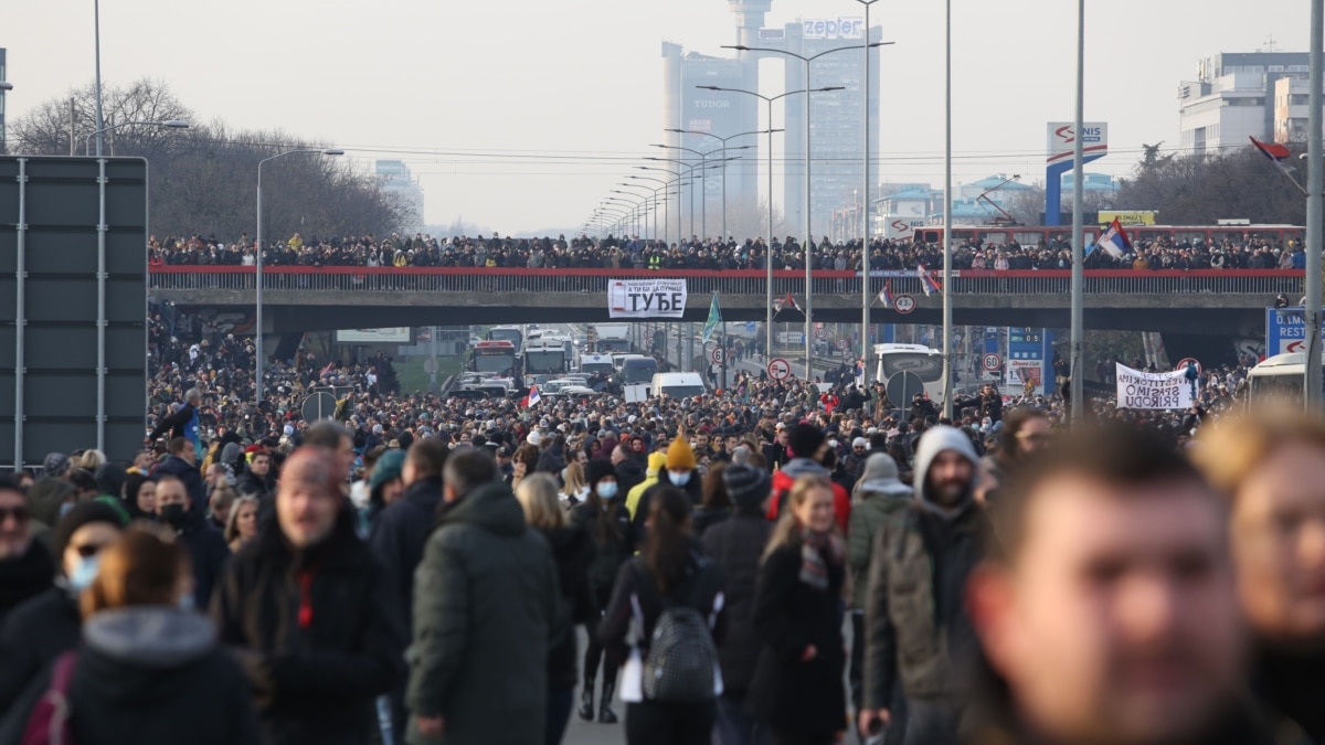 Thousands Of Serbs Protest 'Anti-Environment' Laws; Vucic Vows To ...