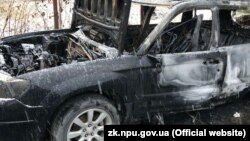 Один зі спалених автомобілів журналіста (фото поліції)
