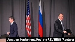 Госсекретарь США Энтони Блинкен и глава МИД России Сергей Лавров на встрече в Стокгольме, 2 декабря 2021 года 