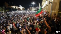 Slika protesta koji su prethodili izbornom ciklusu u Bugarskoj, zabeležena u glavnom gradu Sofiji 10. septembra 2020.