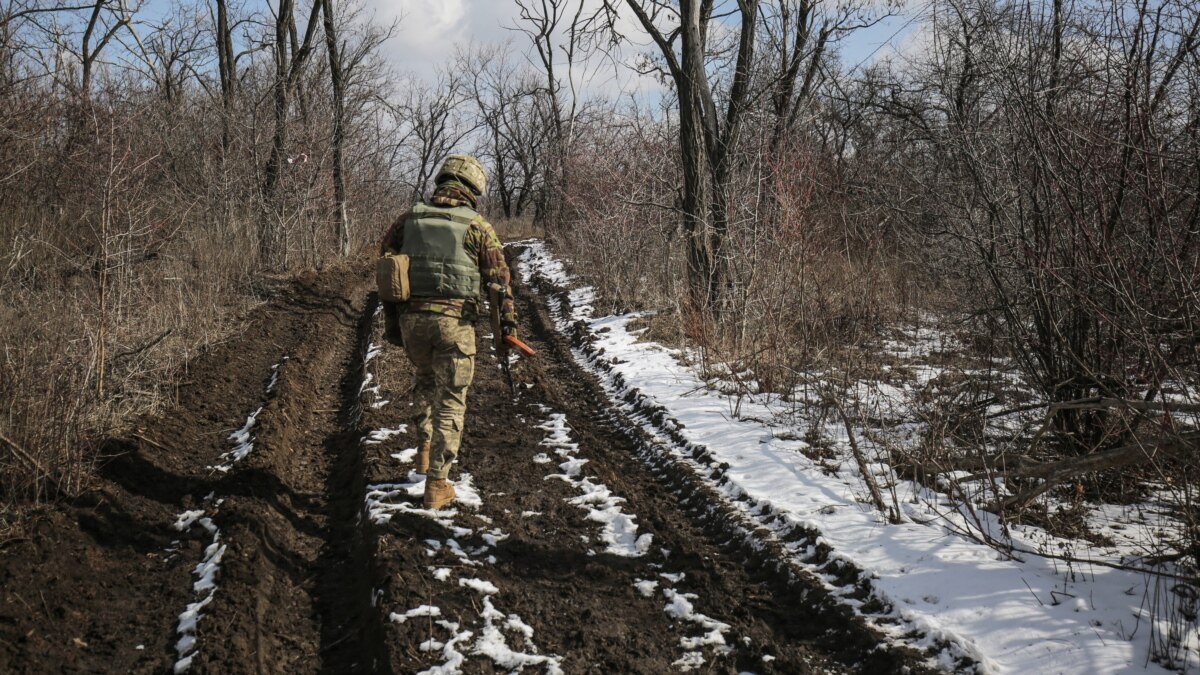 Бойовики на Донбасі здійснили 10 обстрілів за добу – штаб ООС