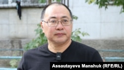 Ермек Нарымбаев түрмеден бостандыққа шыққан күні. Алматы, 31 шілде, 2023 жыл.