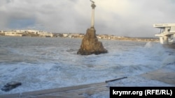 Последствия шторма на Набережной Корнилова. Севастополь, 28 ноября 2023 года