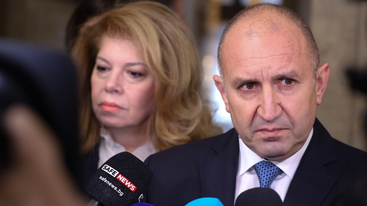 Президентът Румен Радев критикува служебния министър на вътрешните работи Калин