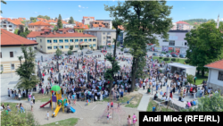 Фотографија од денешниот (12 август 2023) протест во Градачац, БиХ