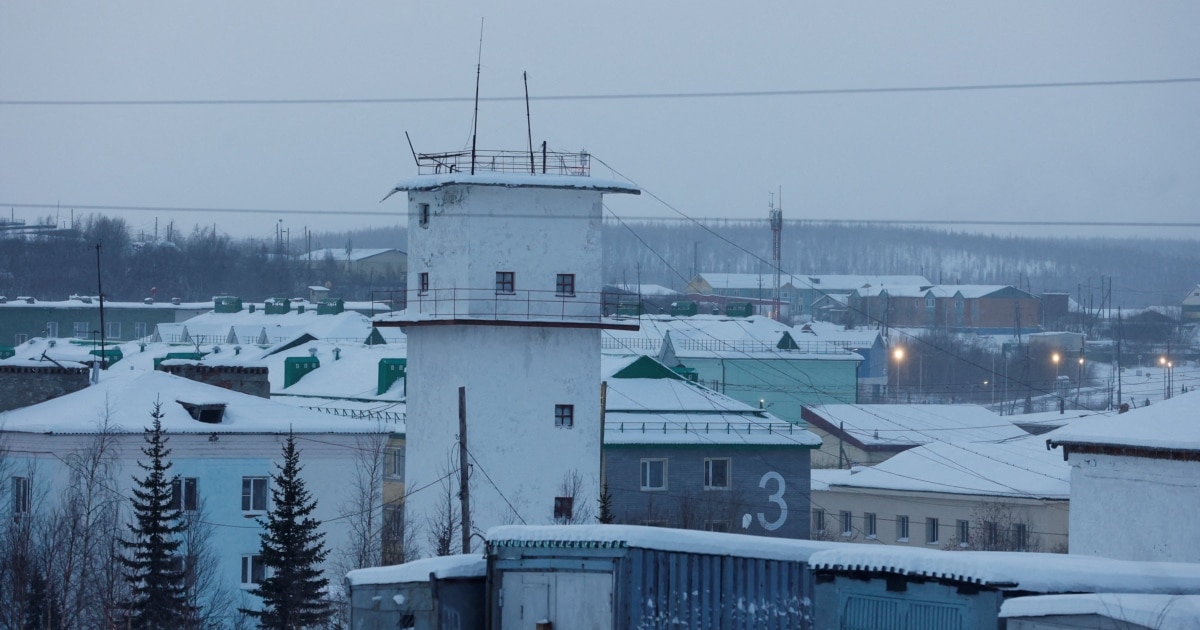 Заступника начальника колонії оштрафували за перевищення повноважень