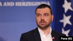 Nakon što je podržao članstvo Kosova u Vijeću Evrope, Saša Magazinović je dobio prijetnje zbog kojih je pod policijskom zaštitom. (Fotografija iz maja 2023.)