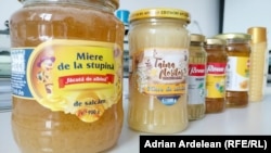 Rezultate alarmante ale analizelor de laborator făcute pe câteva mostre de miere luate din supermarketurile din România.