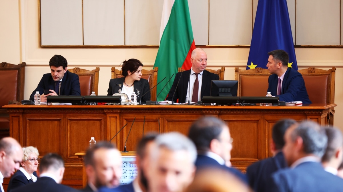 Парламентът отвори пътя за по-лесно отстраняване на главния прокурор Иван