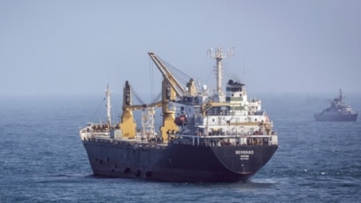 Един ирански кораб стои в Червено море и претендира че