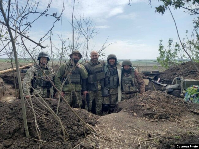 Олександр Іванченко з побратимами