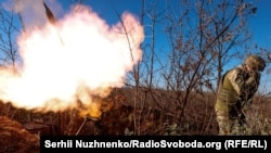 Tüzelés, kávészünet, hazatelefonálás: így telik egy ukrán aknavető egység napja a fronton 