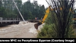 Подъем уровня реки в Северо-Байкальском районе. ФОТО: управление МЧС по Республике Бурятия, 20 августа 2023 года