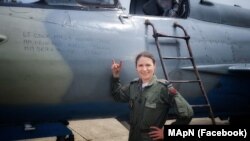 Romina Mîrza, unul din cei trei piloți care au condus MiG-urile 21 spre baza aeriană din Bacău.