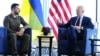 Президент України Володимир Зеленський і президент США Джо Байден (ліворуч) у кулуарах саміту «Групи семи». Хіросіма, Японія, 21 травня 2023 року, ілюстративне фото