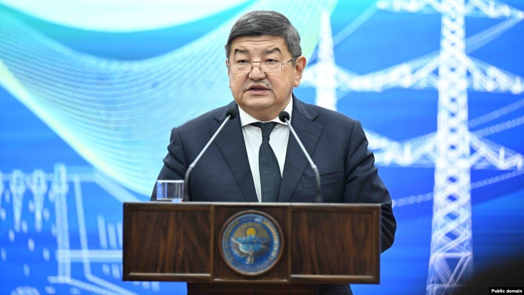 Акылбек Жапаров.