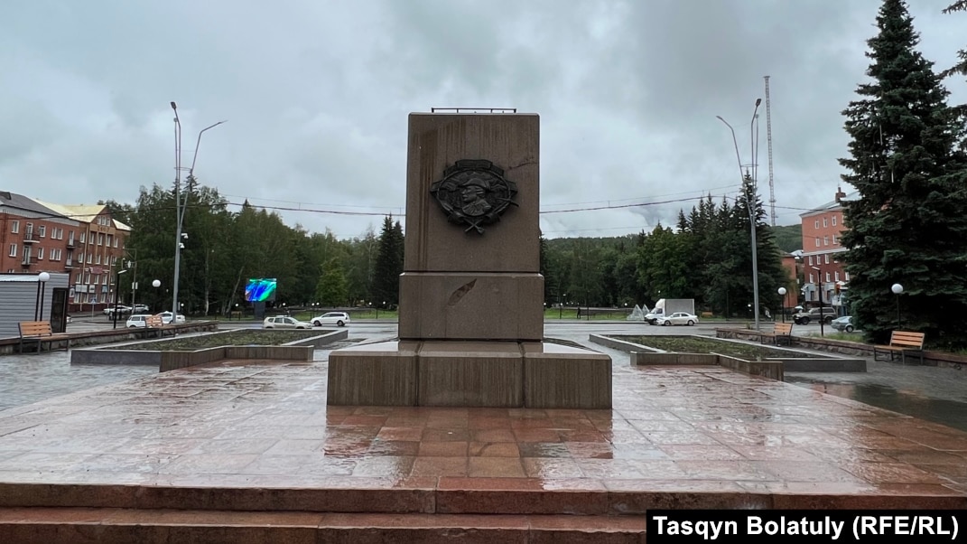 Ұятсыз, жалаңаш, бірақ желіде әдемі