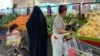 حضور زنان بدون حجاب اجباری در اماکن عمومی ایران، با وجود فشارهای حکومت، افزایش یافته است